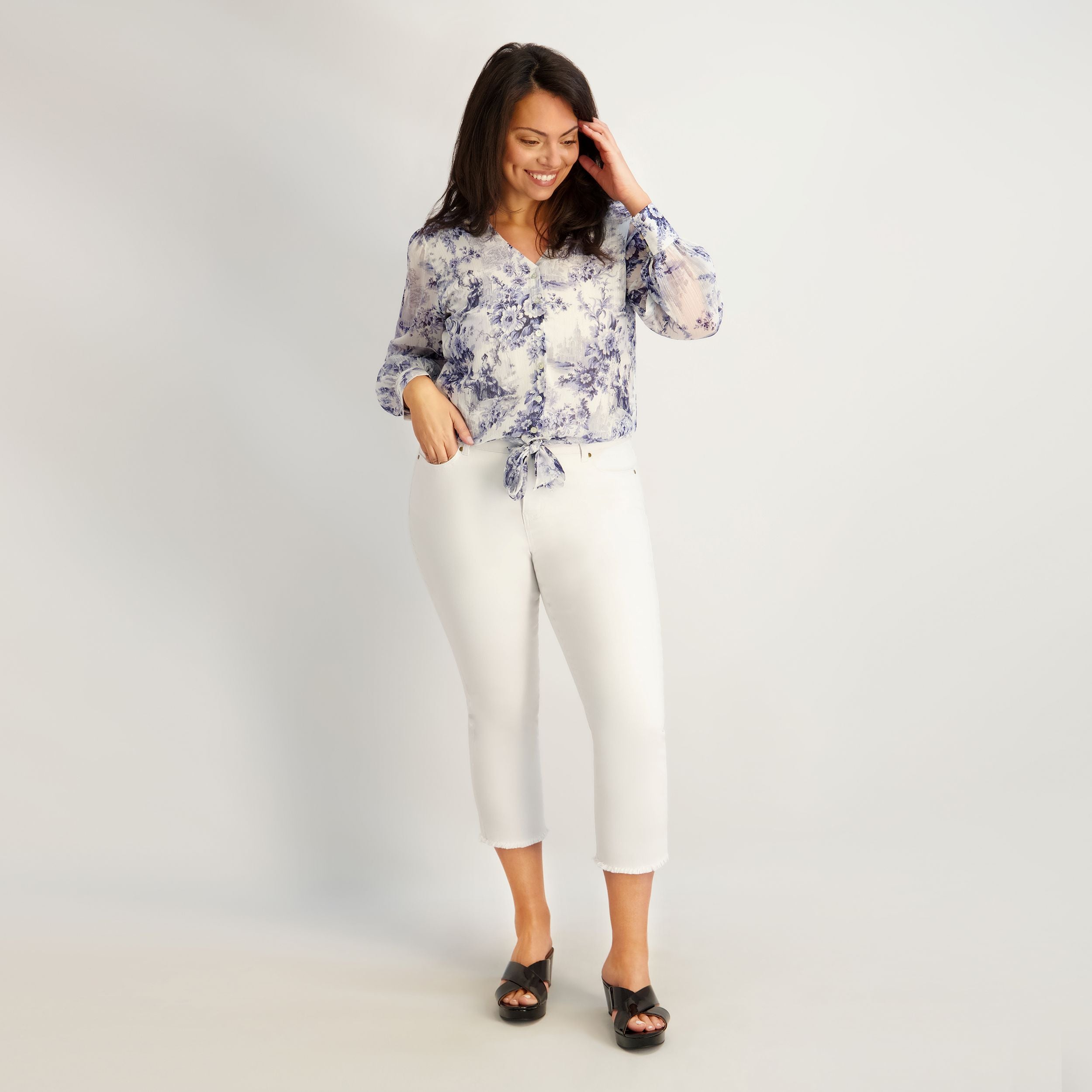Westport Signature Fray Hem Capri in White