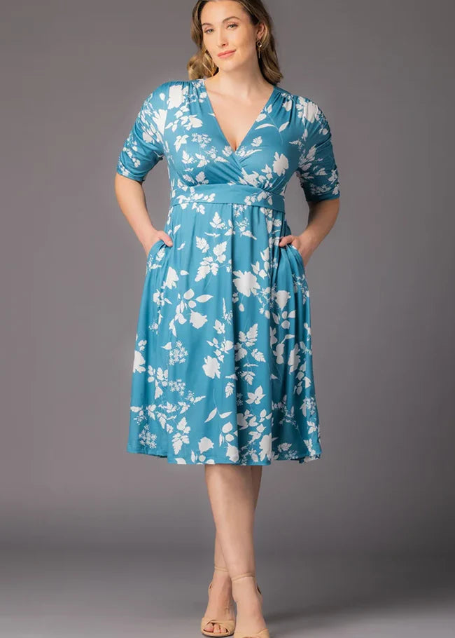 aqua paneled midi dress - exclusive Aqua Paneled Midi Dress - Exclusive - Black