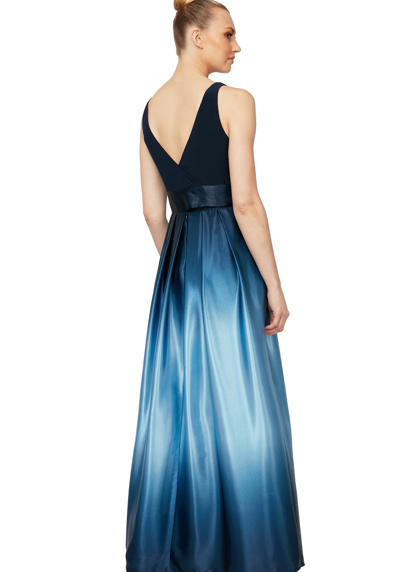 dressbarn prom dresses Fab Feb and a further 52 dresses finding their owners this month Also lots of prom girls picking up their dresses Thank you to everyone who visits The Dress Barn x