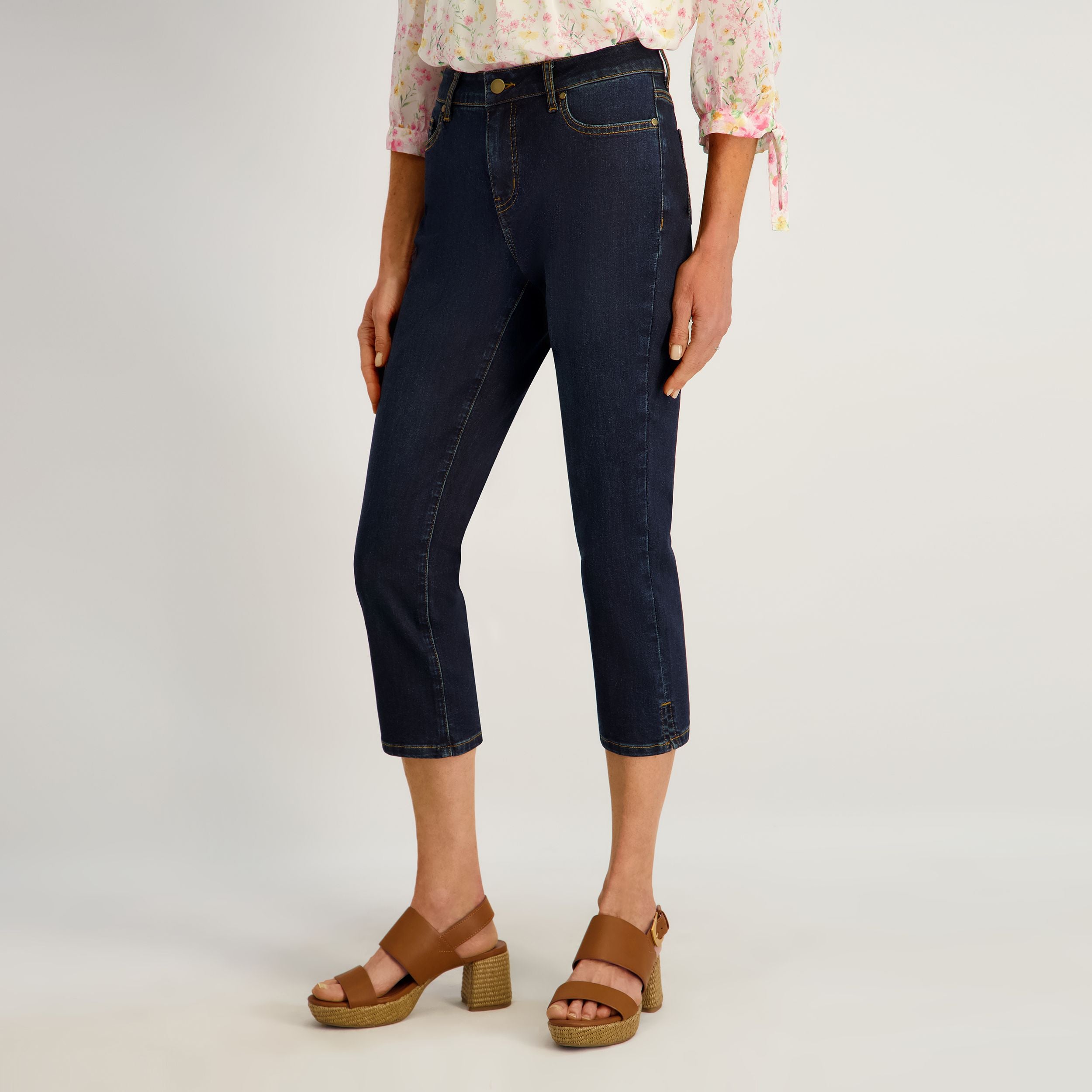 Westport Signature Side Slit Capri in Rinse