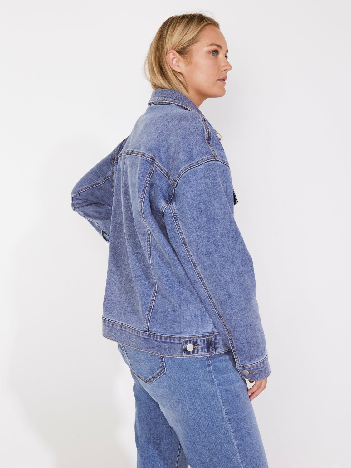 88 International Light Wash Westport Trucker Jacket - Plus Jean - DressbarnApparel