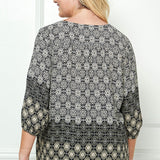 3/4 Elastic Sleeve Cutout Trim Front Neck Border Print Blouse in Black - Plus
