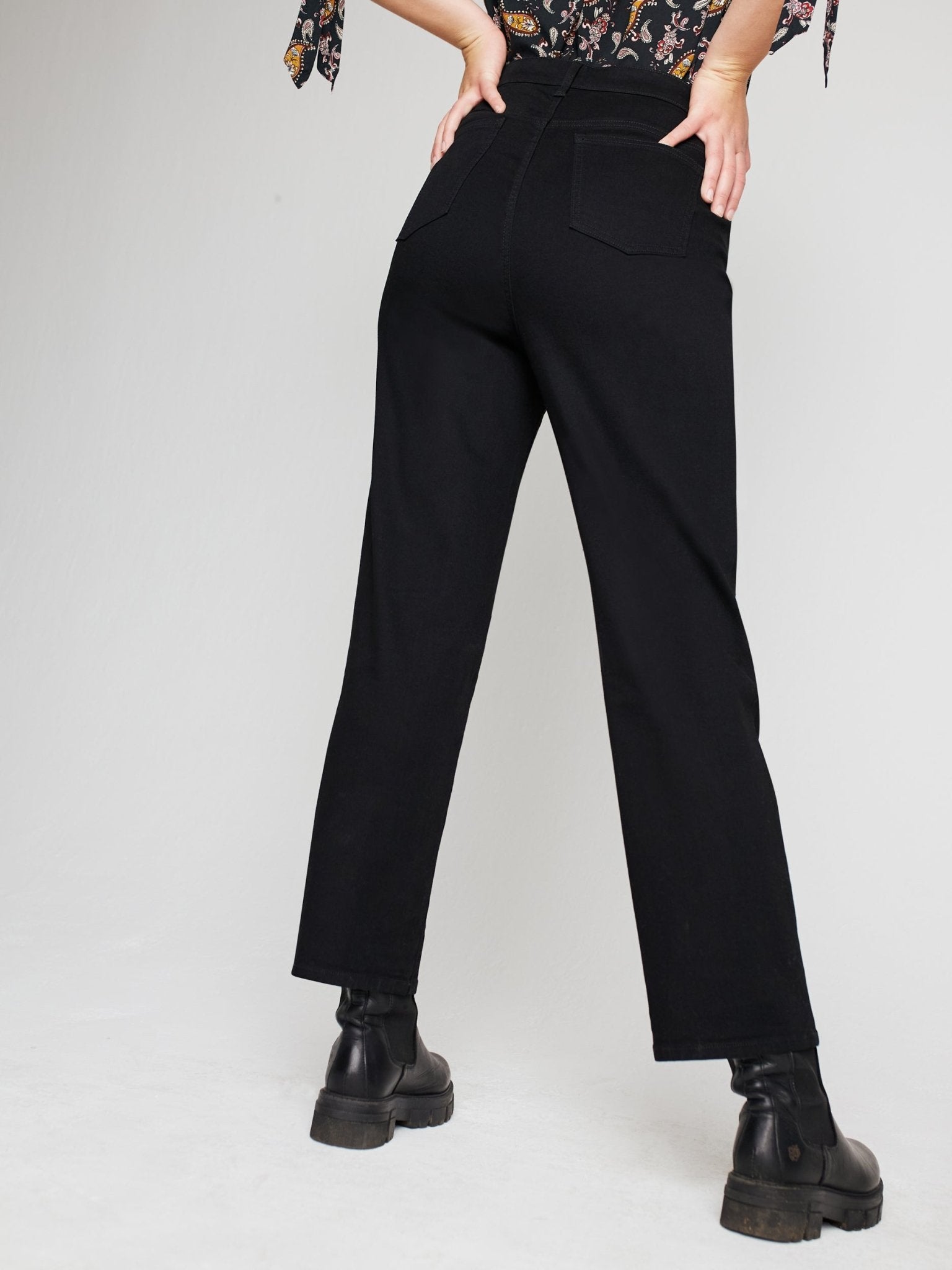 Westport Signature Black Straight Leg Jeans - DressbarnClothing